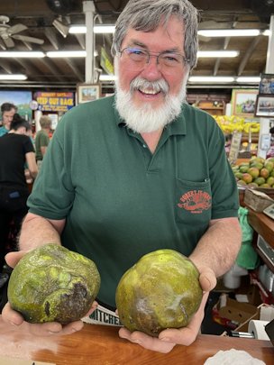 Robert Moehling of Robert Is Here shows ripe fruit