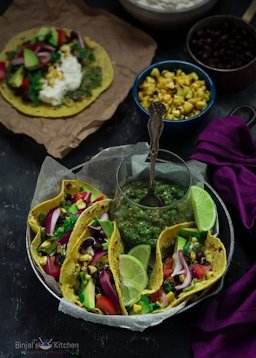 Roasted Corn and Tomatillos Salsa Tacos